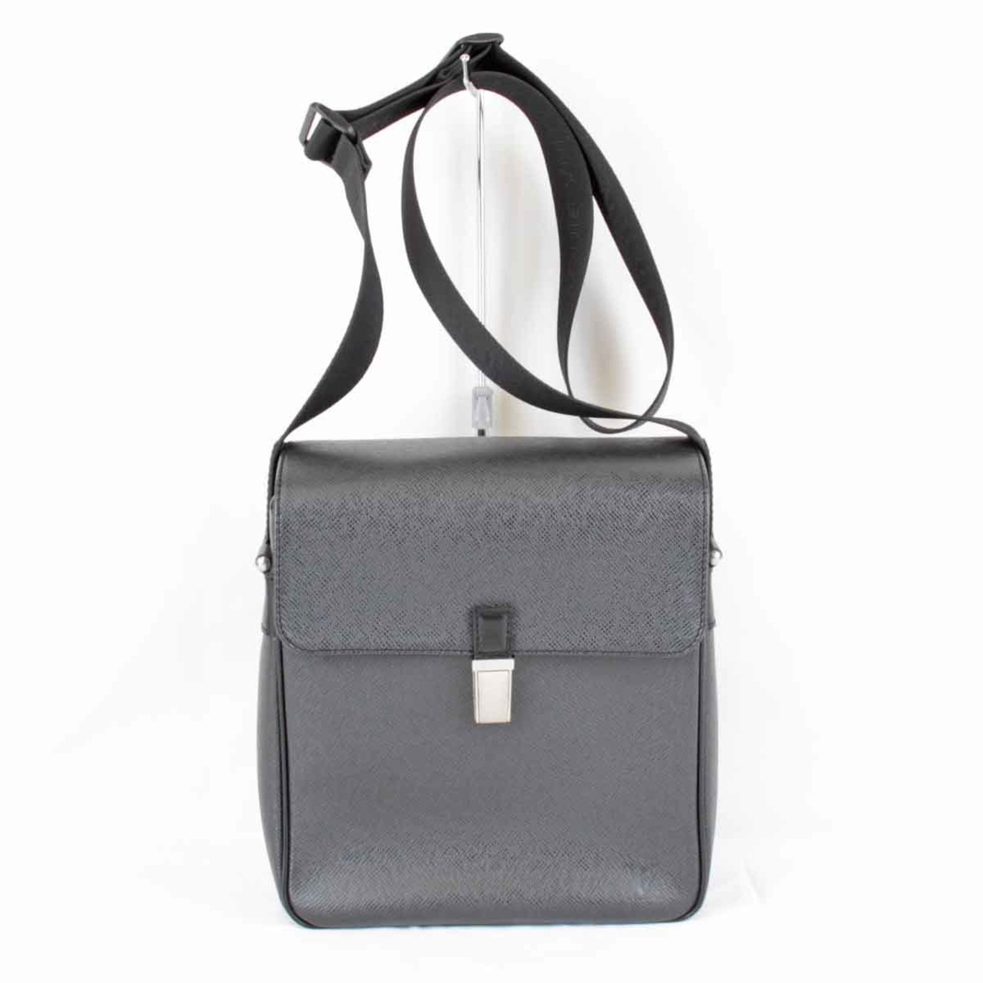 Louis Vuitton Yaranga Leather Shoulder Bag ()