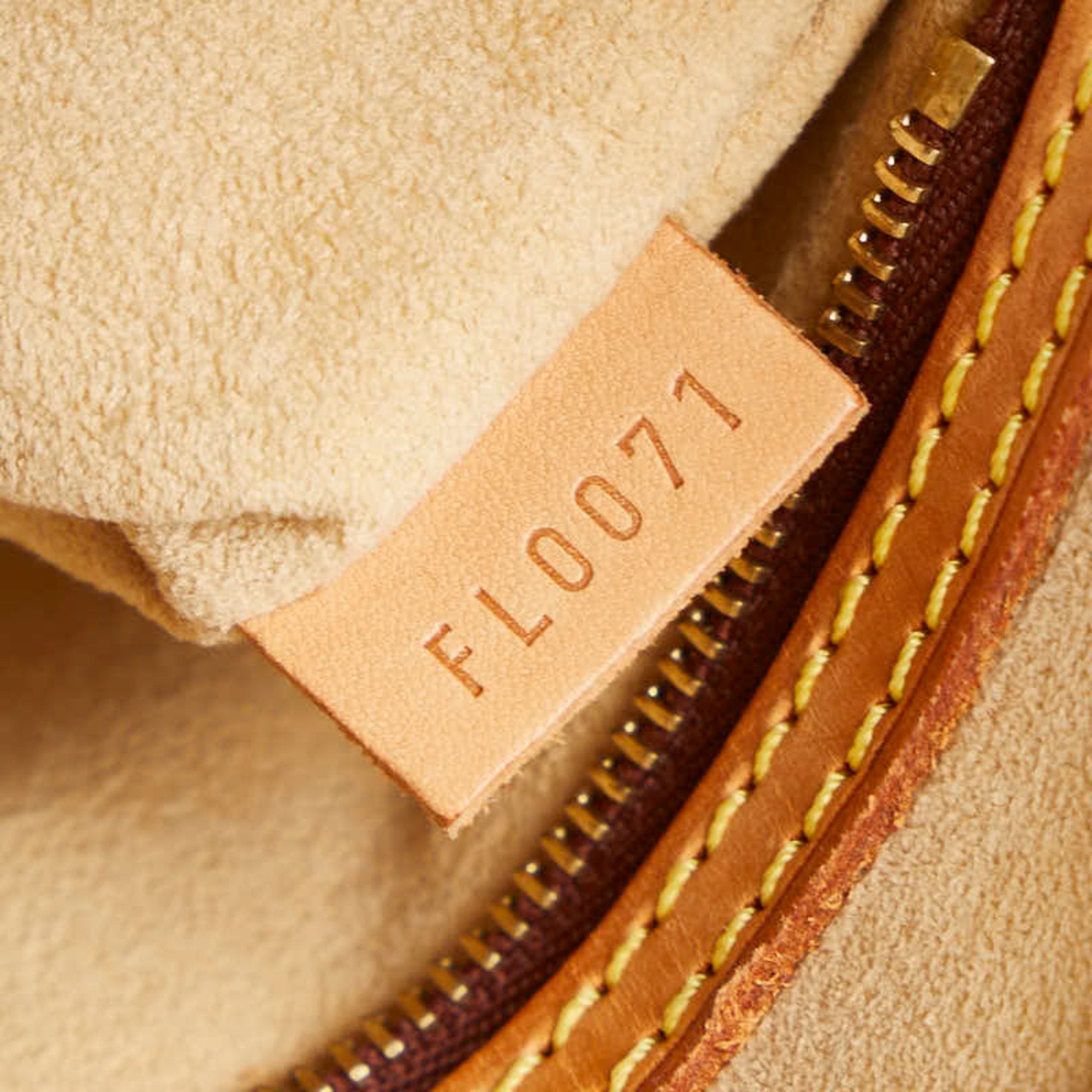 Louis Vuitton Looping Mm Canvas Shoulder Bag ()