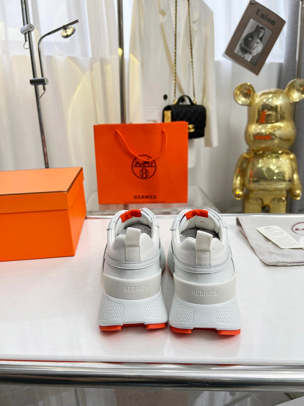 VV - HMS Shoes - 196