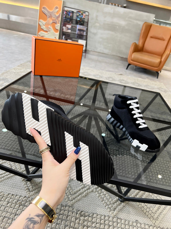 VV - HMS Shoes - 027