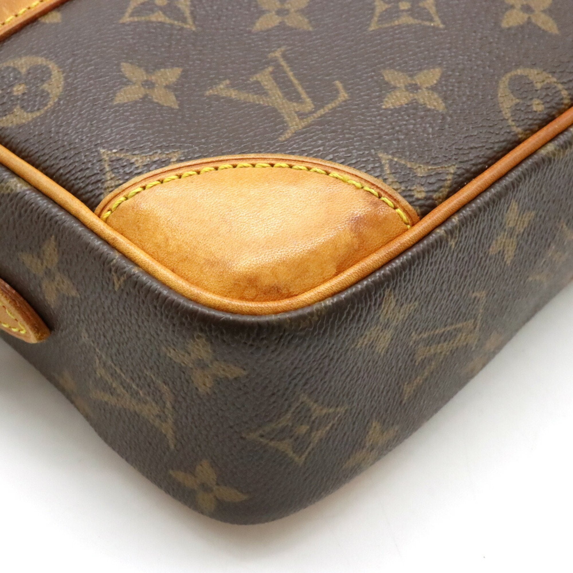 Louis Vuitton Trocadéro Canvas Shoulder Bag ()