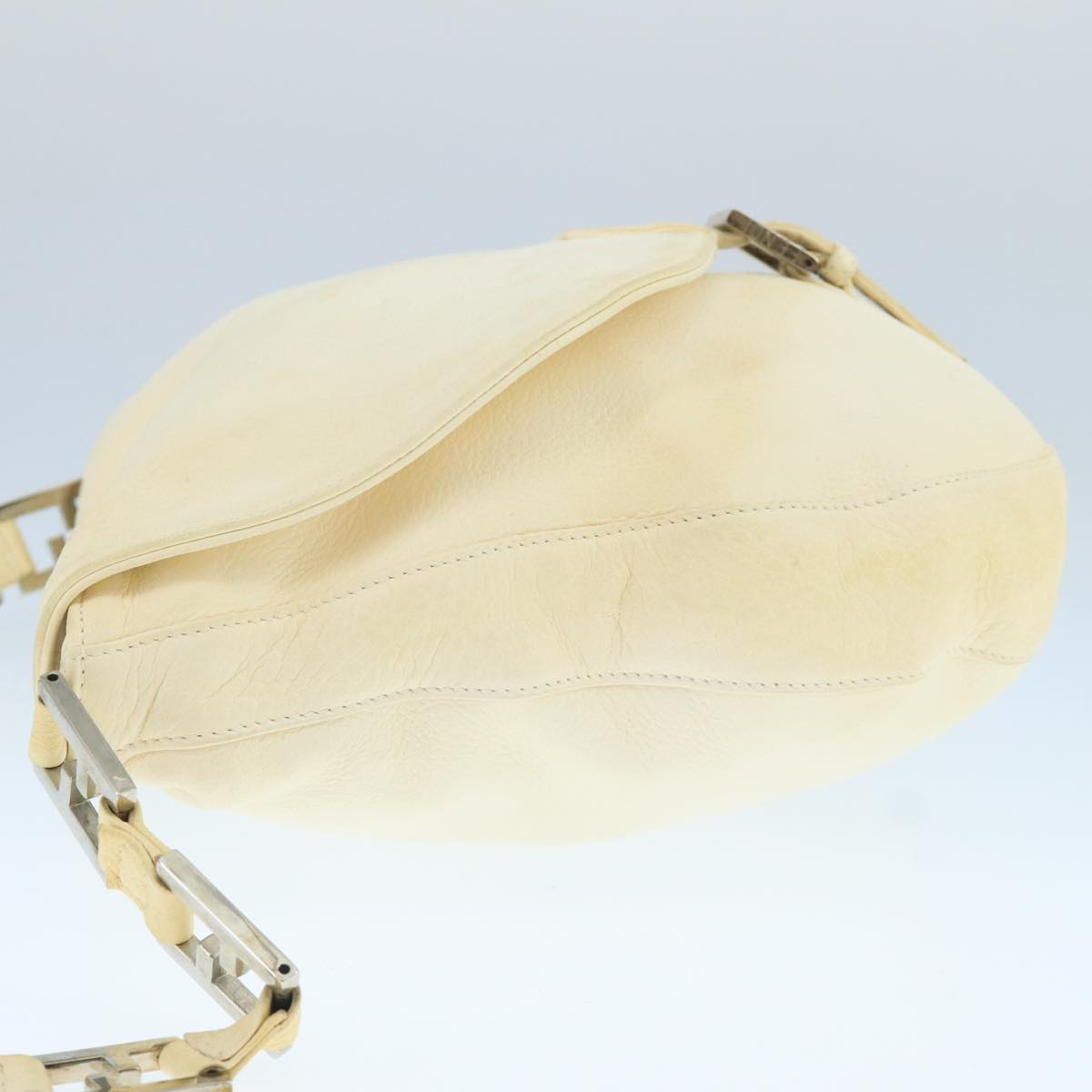 Fendi White Leather Shoulder Bag ()