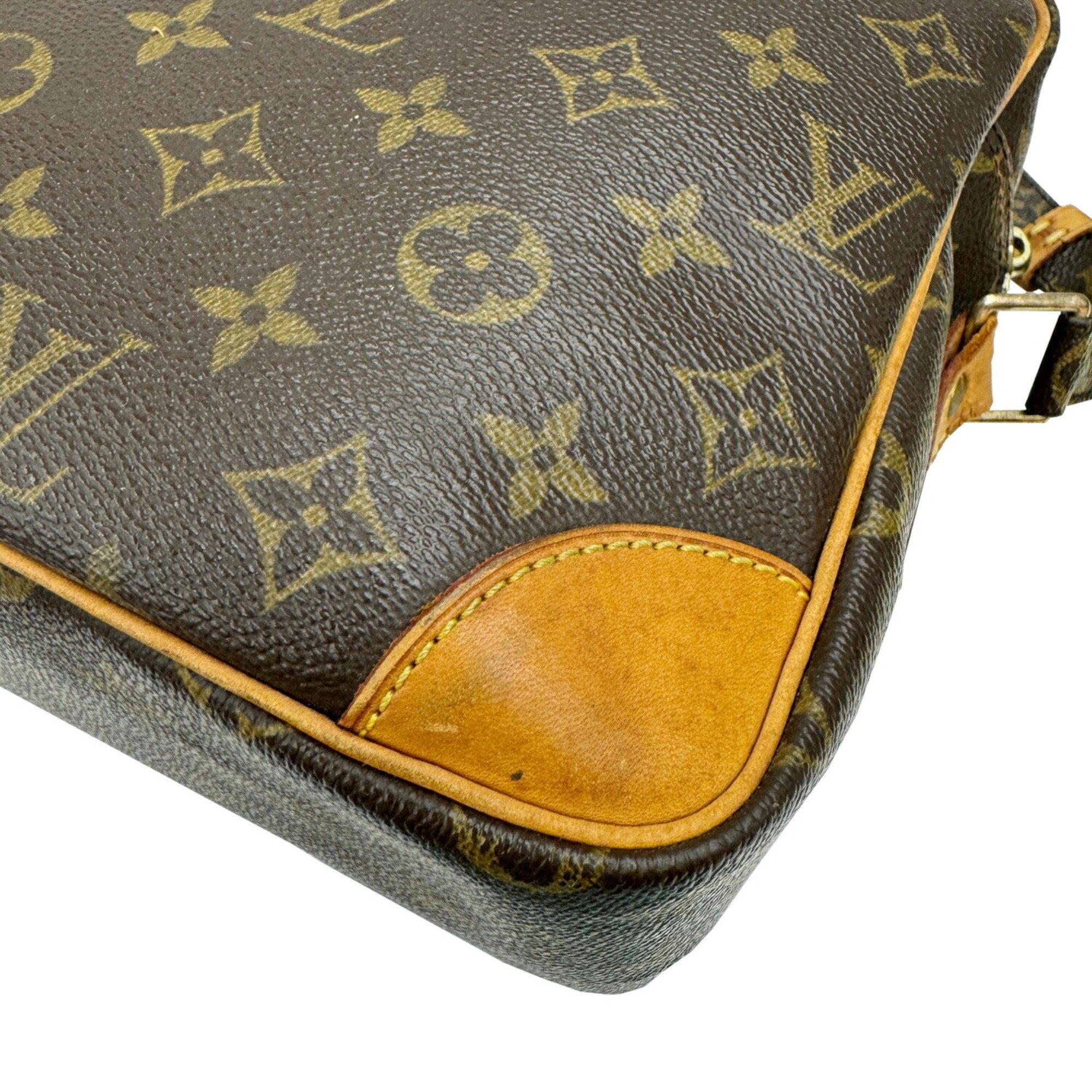 Louis Vuitton Nile Canvas Shoulder Bag ()