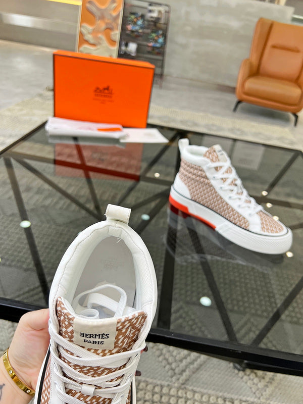 VV - HMS Shoes - 086