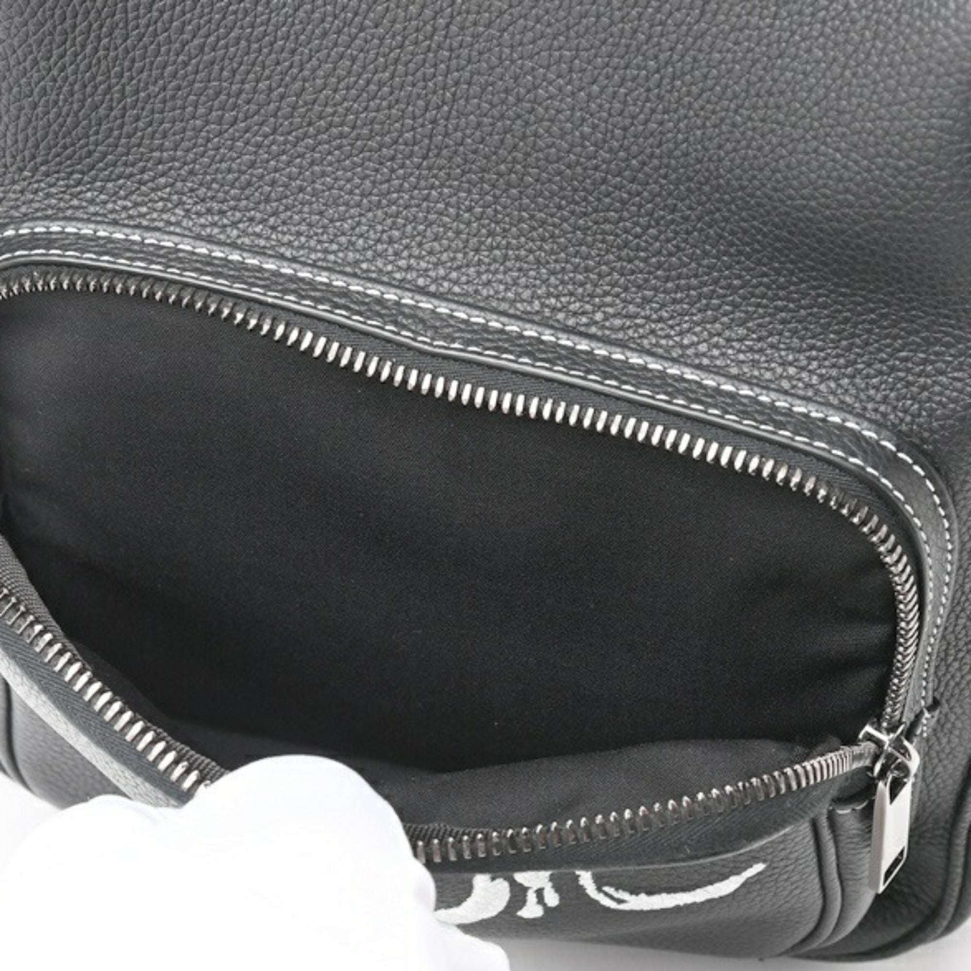Christian Dior Black Leather Shoulder Bag Sling Bag ()