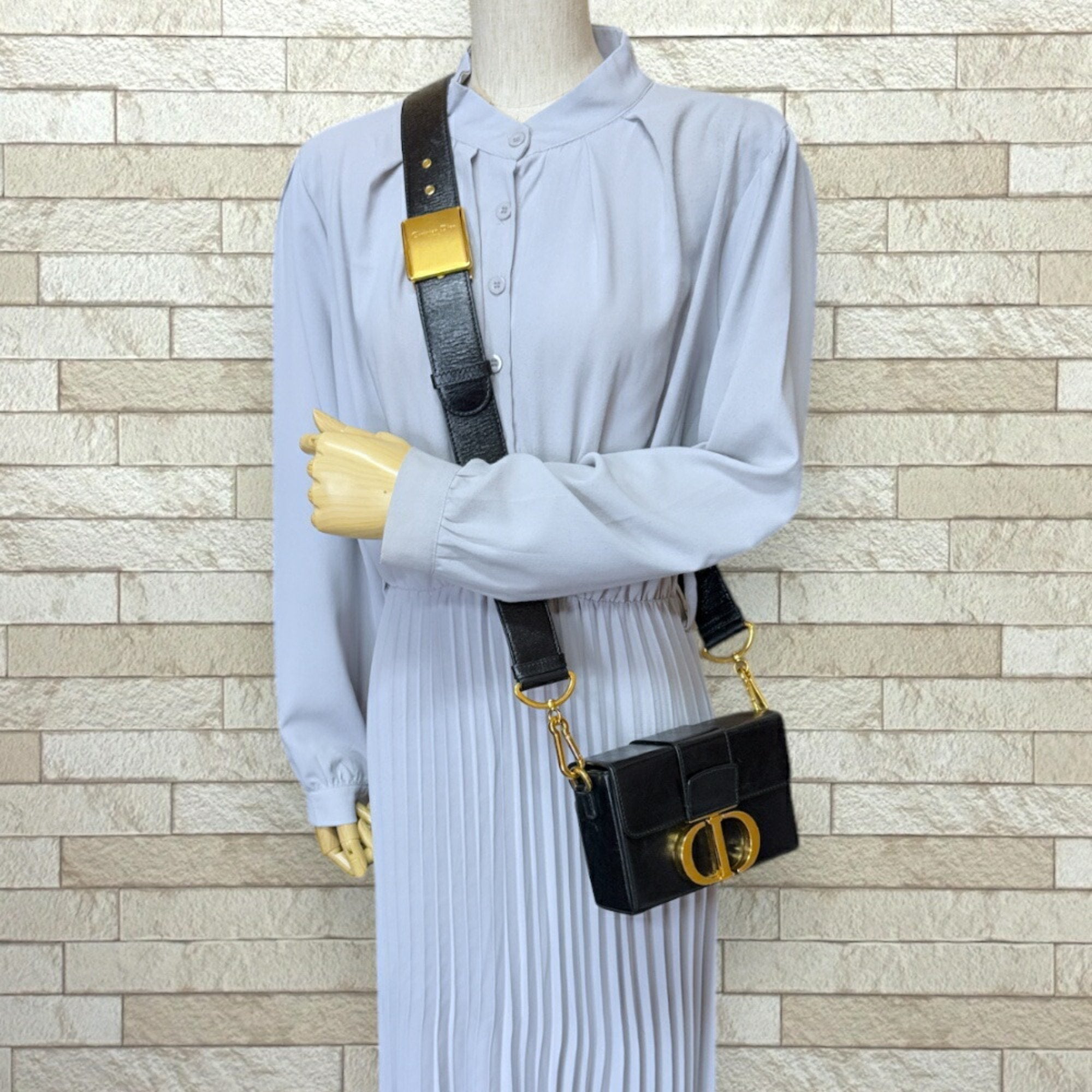 Christian Dior Black Leather Shoulder Bag ()
