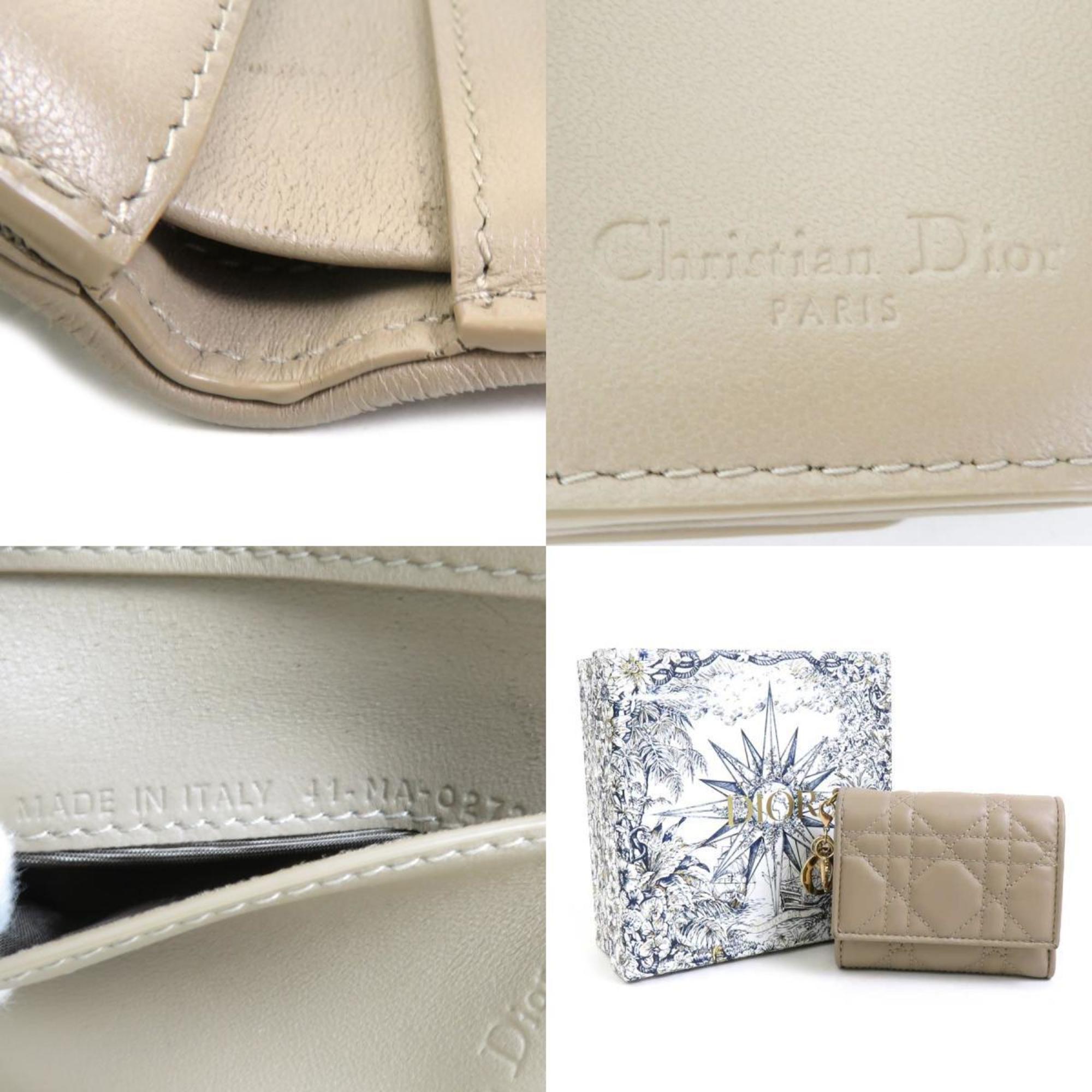 Christian Dior Beige Leather Wallet (Tri-Fold) ()