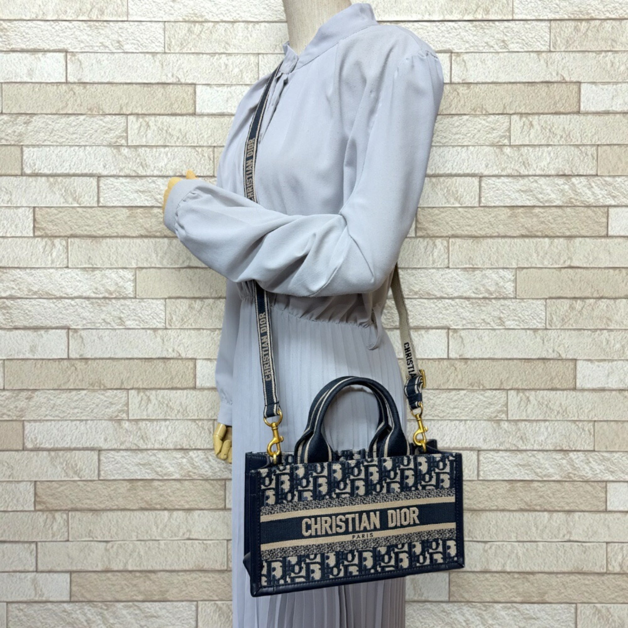 Christian Dior Navy Canvas Leather Handbag Shoulder Bag ()