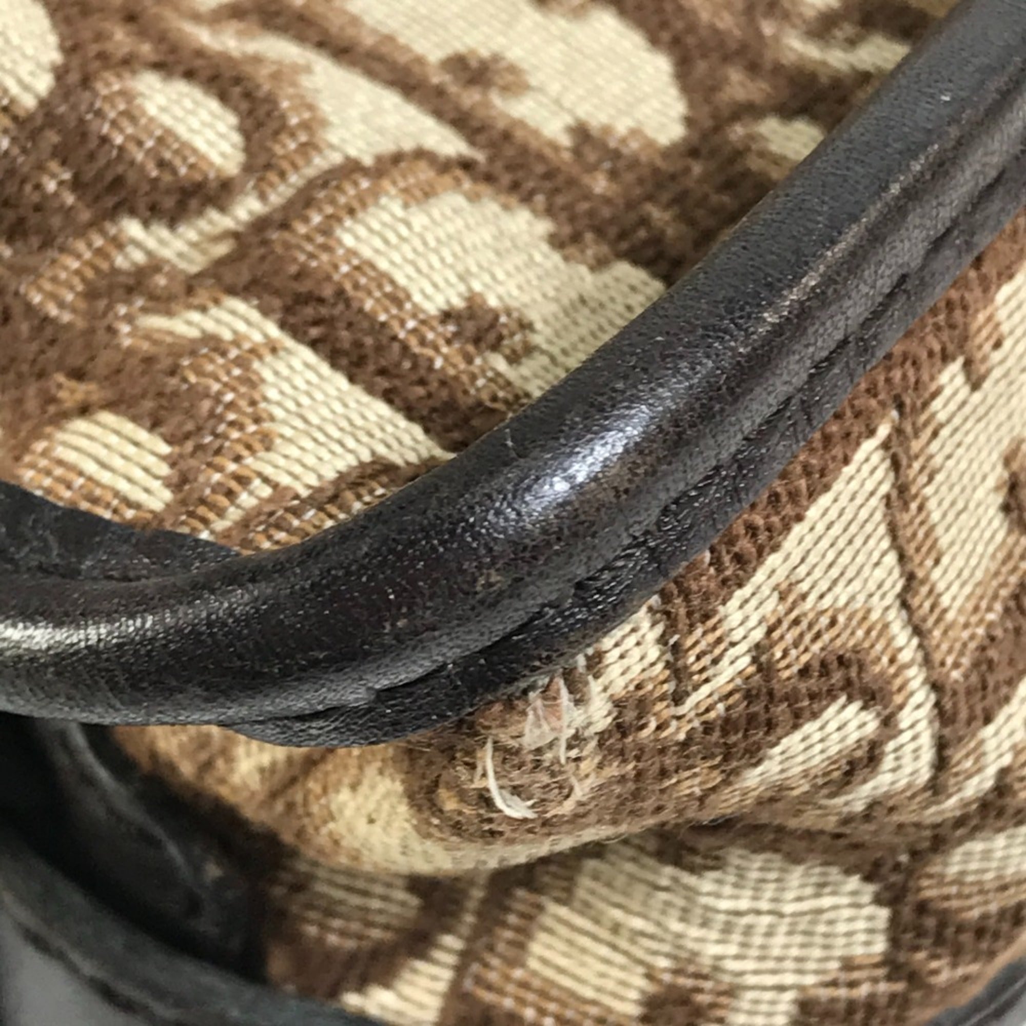 Christian Dior Beige Leather Shoulder Bag ()
