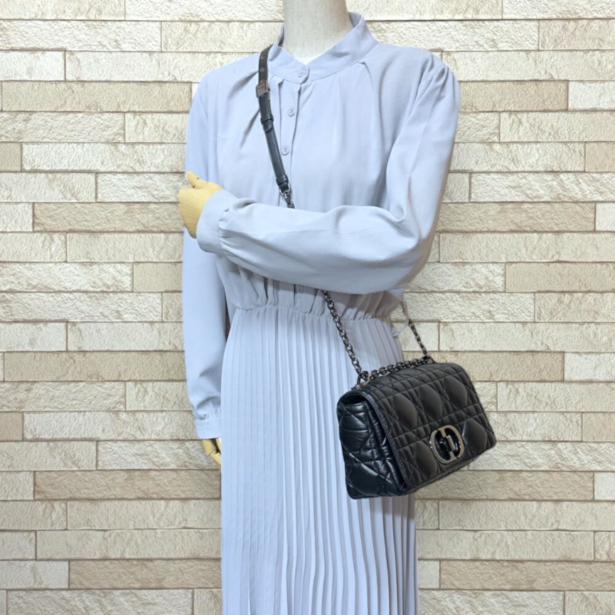 Christian Dior Black Leather Shoulder Bag ()