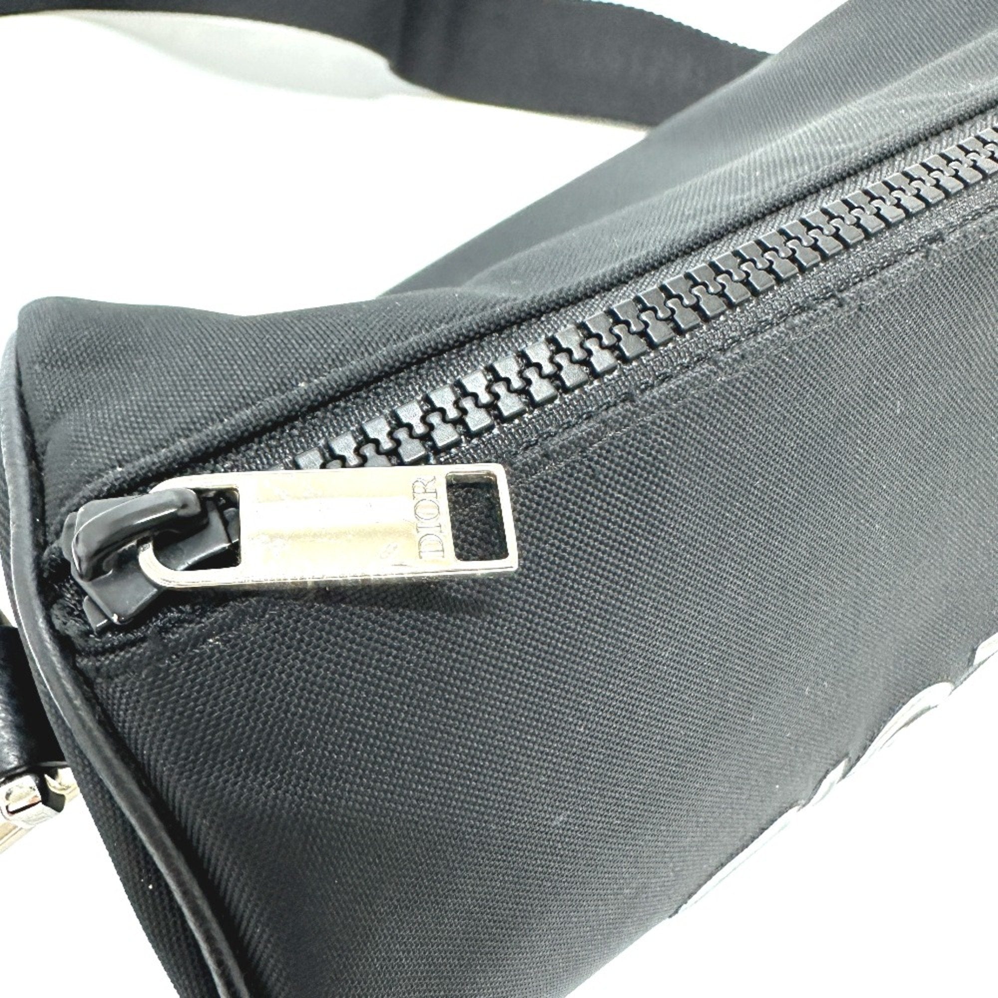 Christian Dior Black Leather Shoulder Bag ()