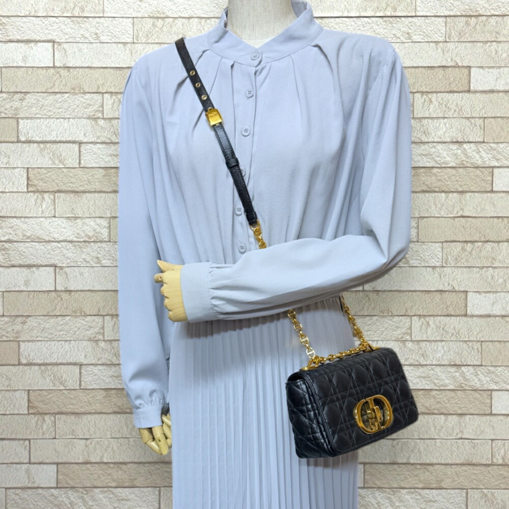 Christian Dior Black Leather Shoulder Bag ()