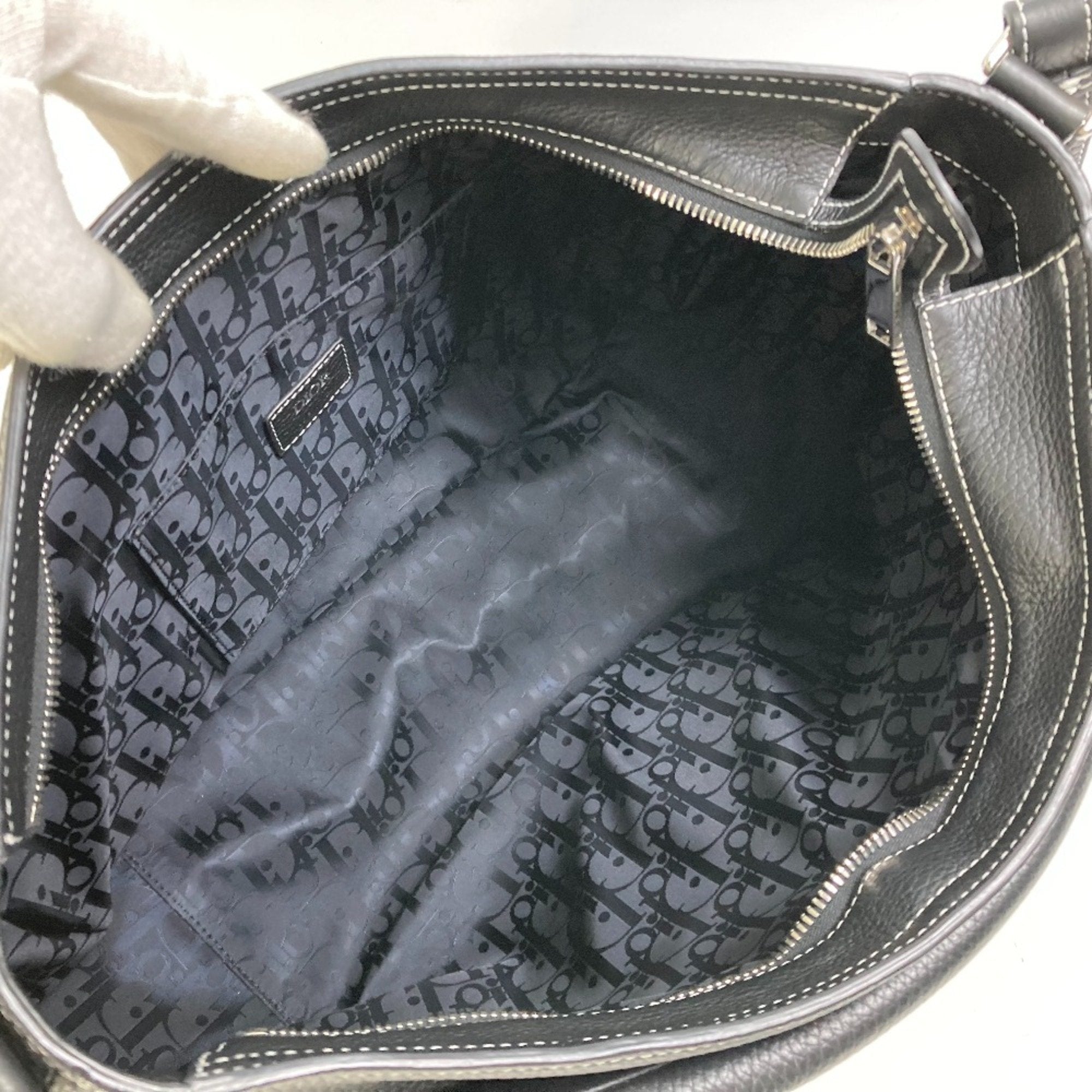Christian Dior Black Leather Shoulder Bag ()