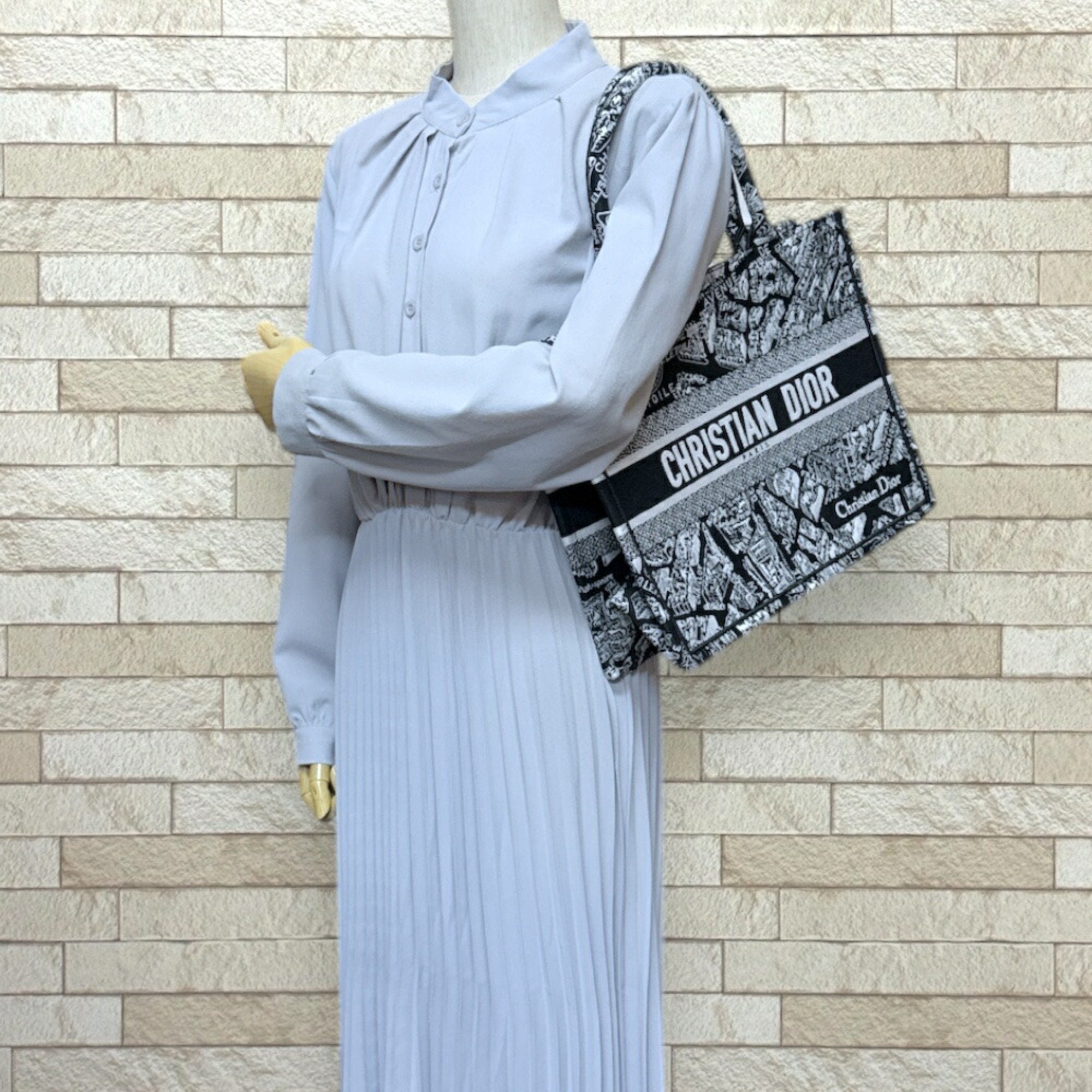 Christian Dior Black White Canvas Tote Bag ()