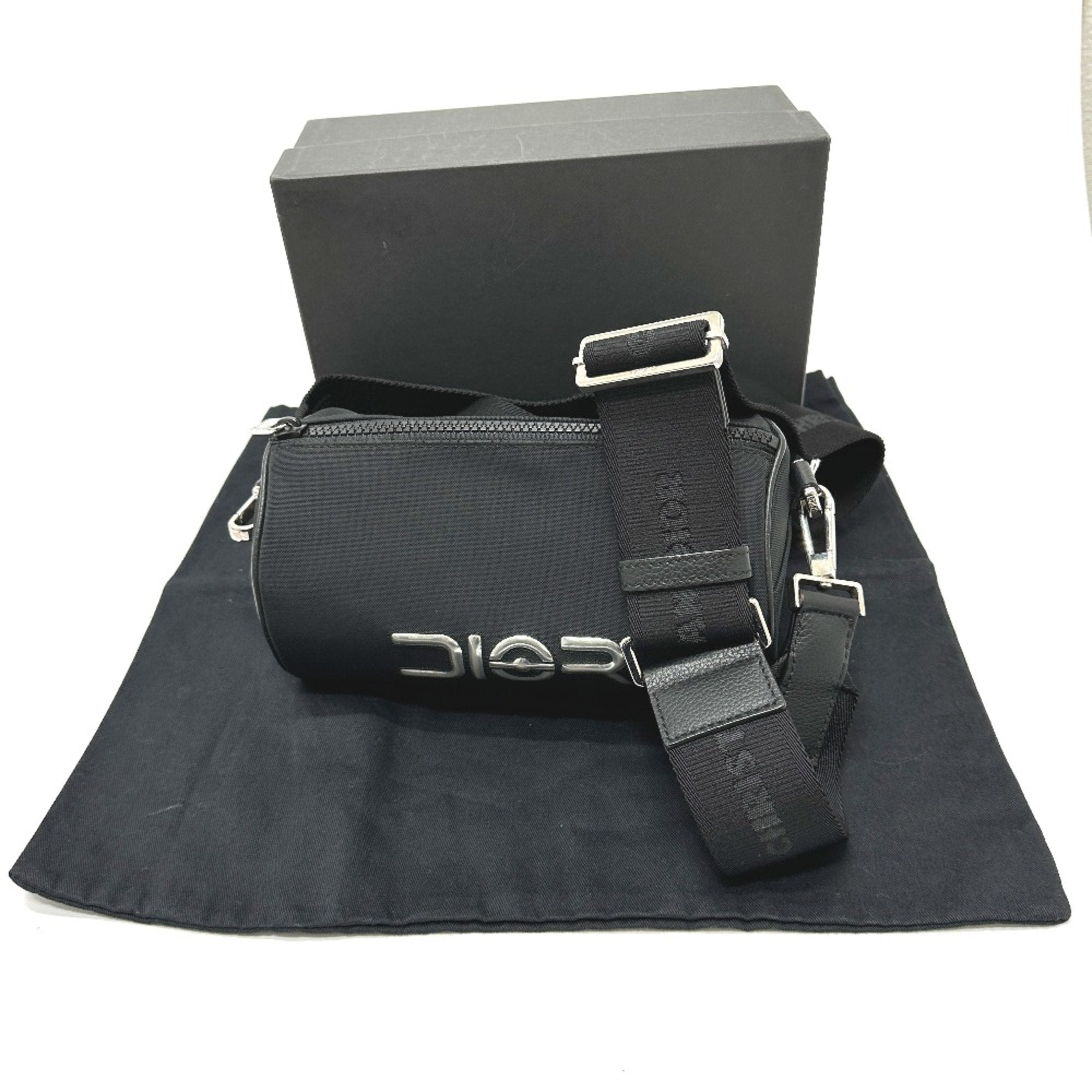 Christian Dior Black Leather Shoulder Bag ()
