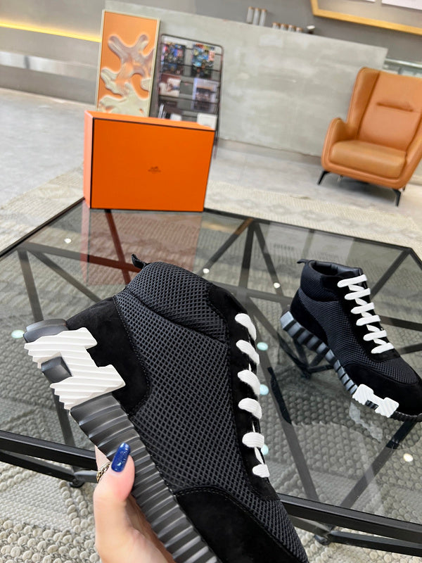 VV - HMS Shoes - 027