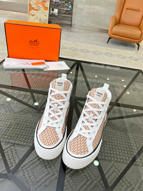 VV - HMS Shoes - 086