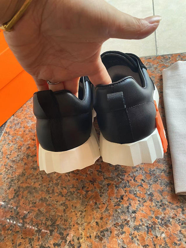 VV - HMS Shoes - 066