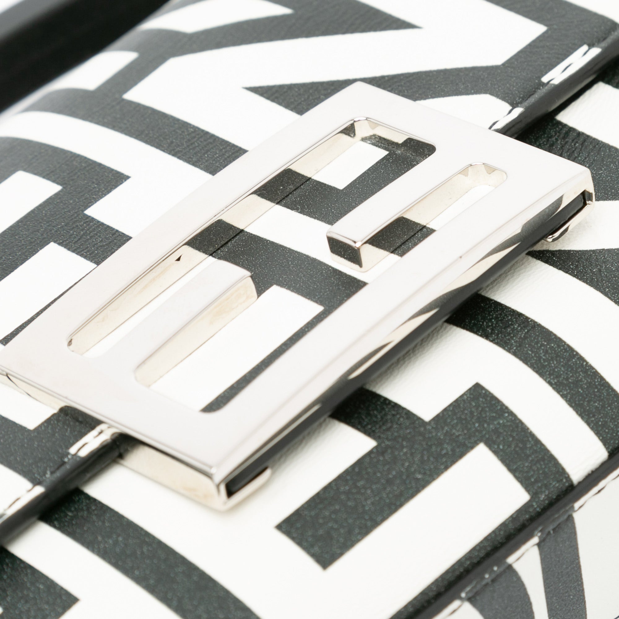 White Fendi Marc Jacobs Nappa Vitello King Logo Print Phone Baguette Satchel