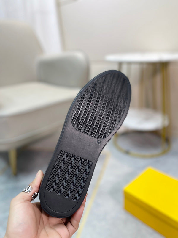 VV - MAME Shoes - 323