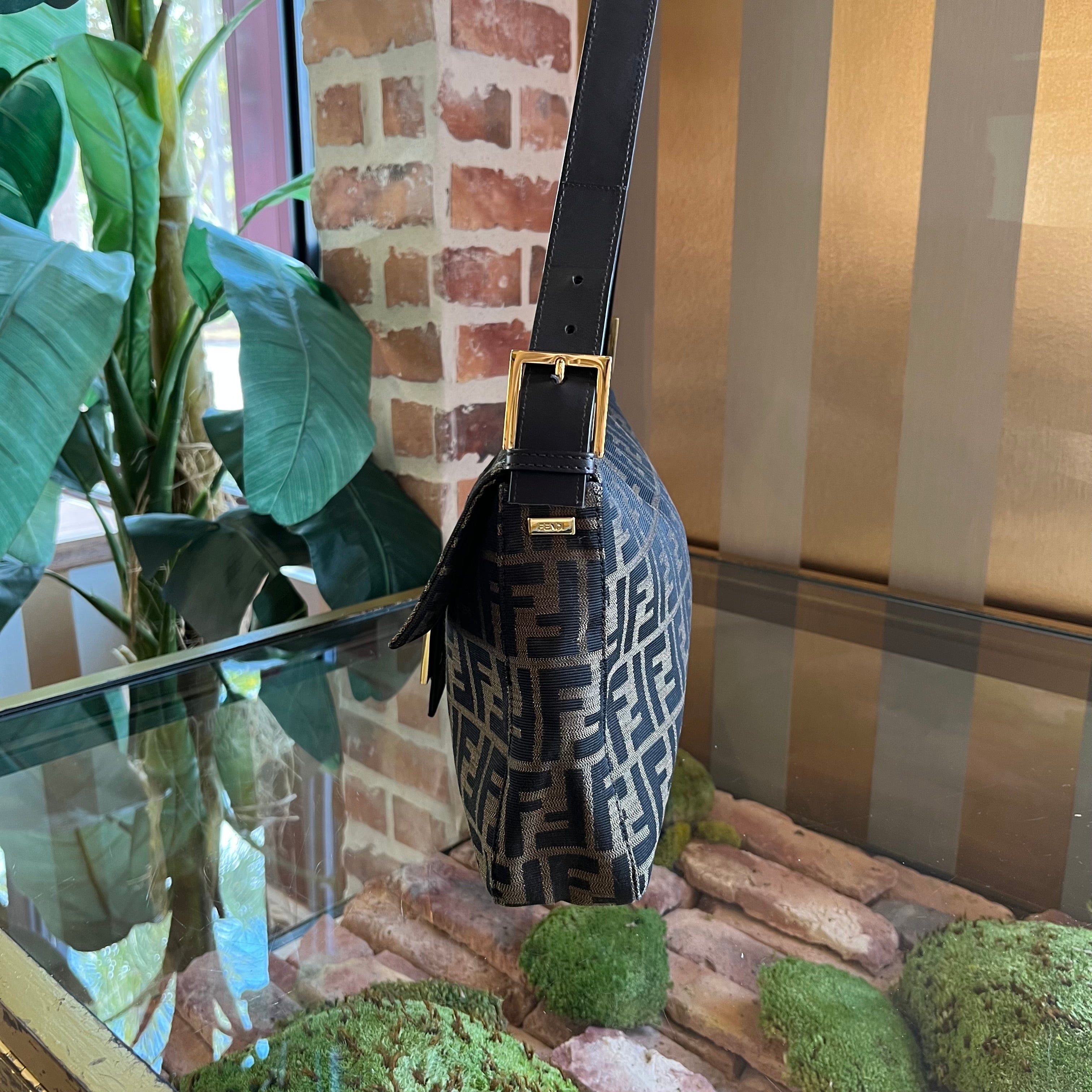 FENDI Baguette Zucca Maxi Brown Canvas Shoulder Bag