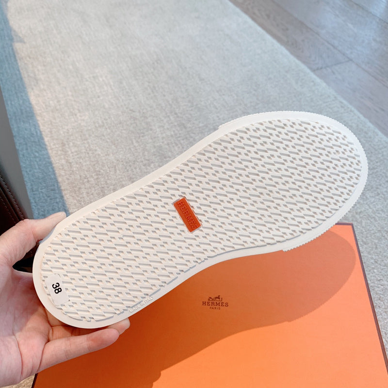 VV - HMS Shoes - 124
