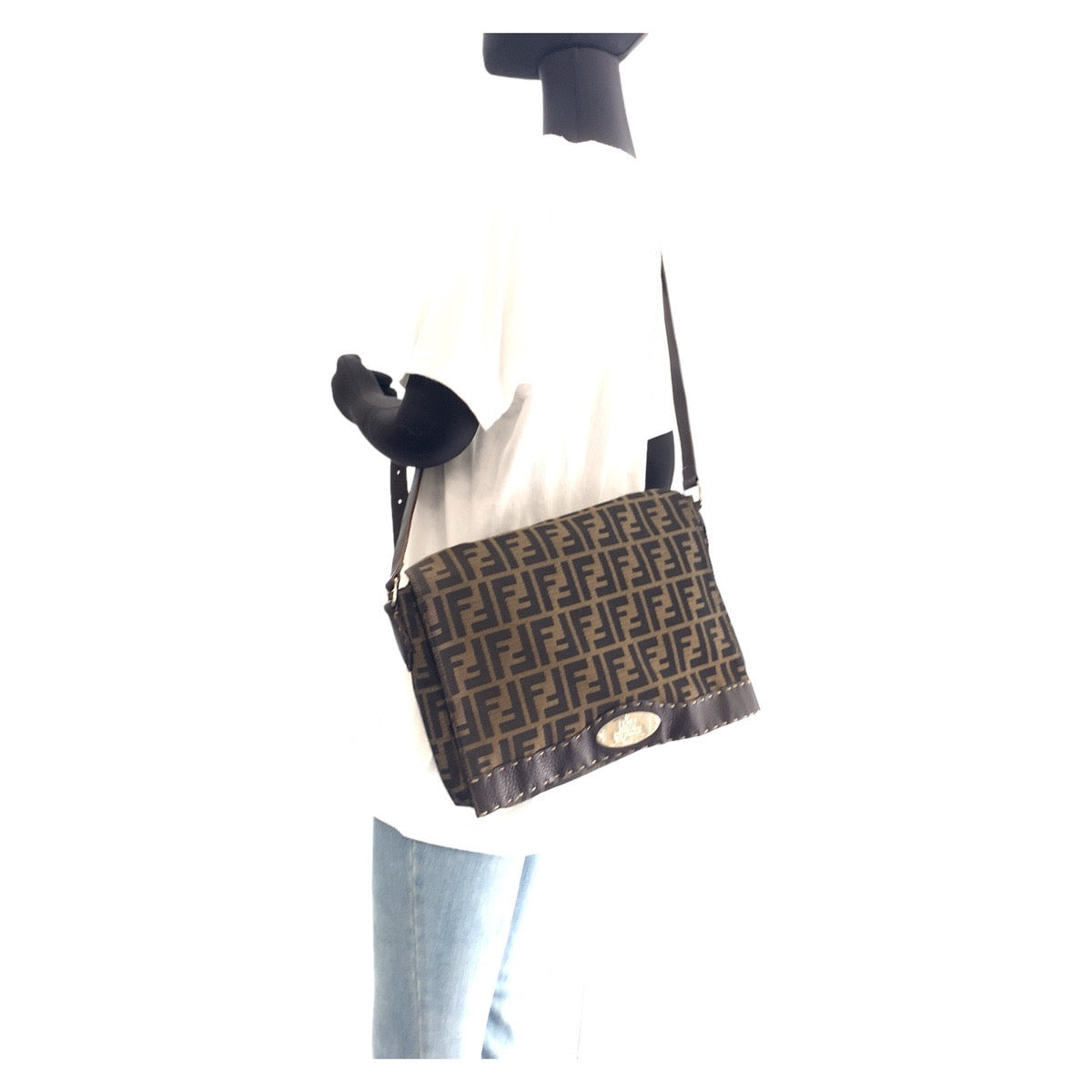 FENDI Shoulder Bag Canvas, Leather Brown Gold Metal Crossbody Shoulder Bag Messenger Bag Zucca Women Used