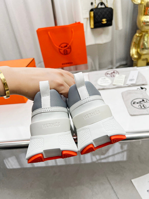 VV - HMS Shoes - 195