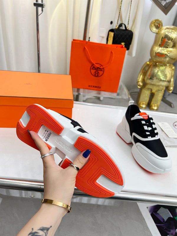 VV - HMS Shoes - 189