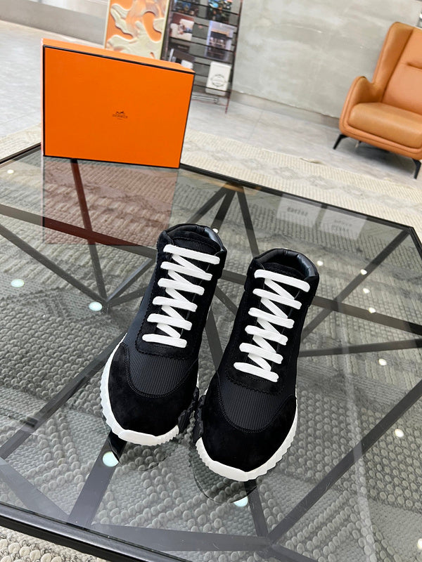 VV - HMS Shoes - 029