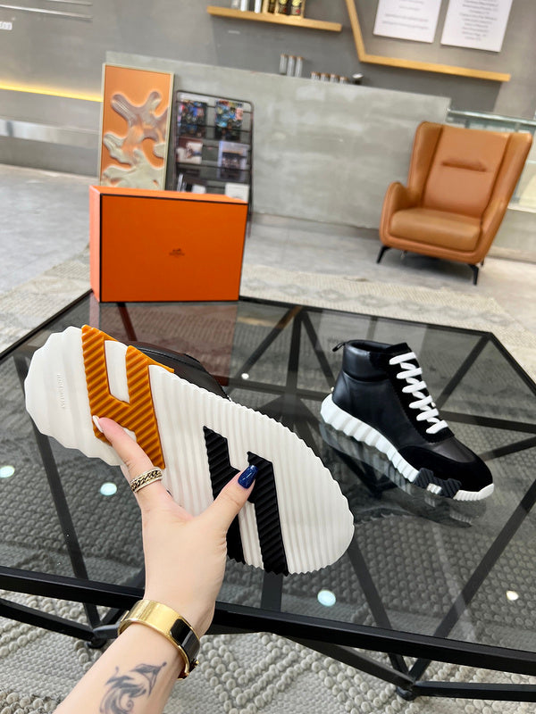VV - HMS Shoes - 026
