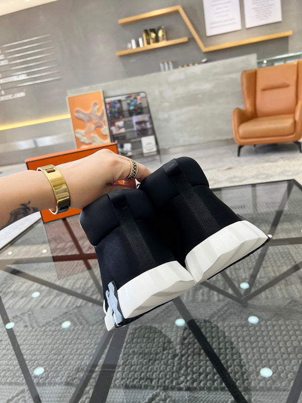 VV - HMS Shoes - 021