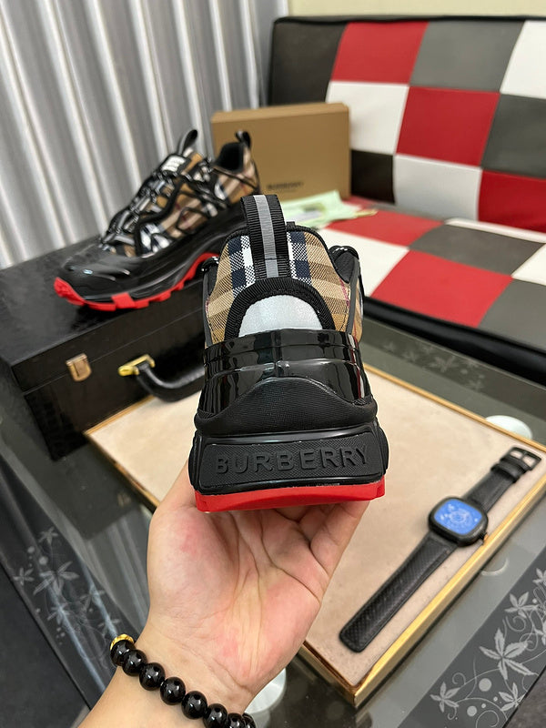 VV - BOR Shoes - 001