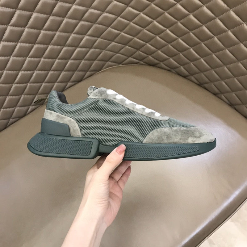 VV - HMS Shoes - 001
