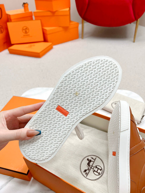 VV - HMS Shoes - 131
