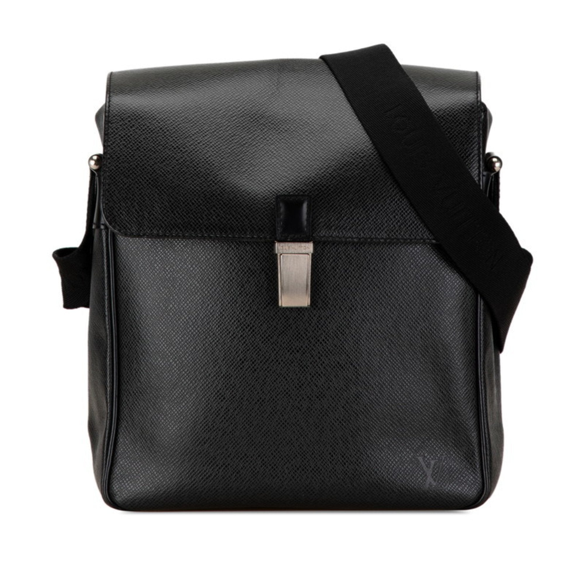 Louis Vuitton Yaranga Leather Shoulder Bag ()