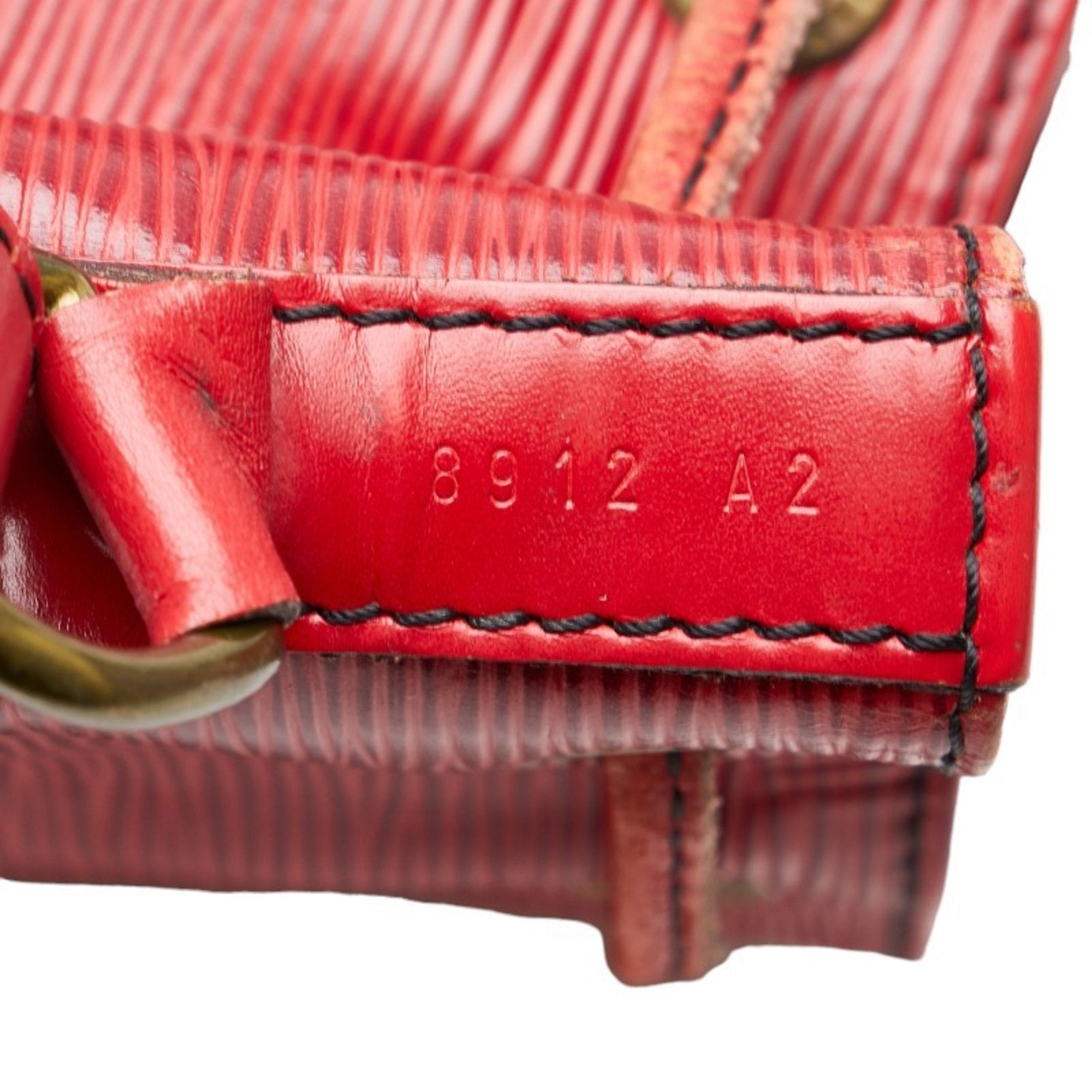 Louis Vuitton Petit Noé Leather Shoulder Bag ()