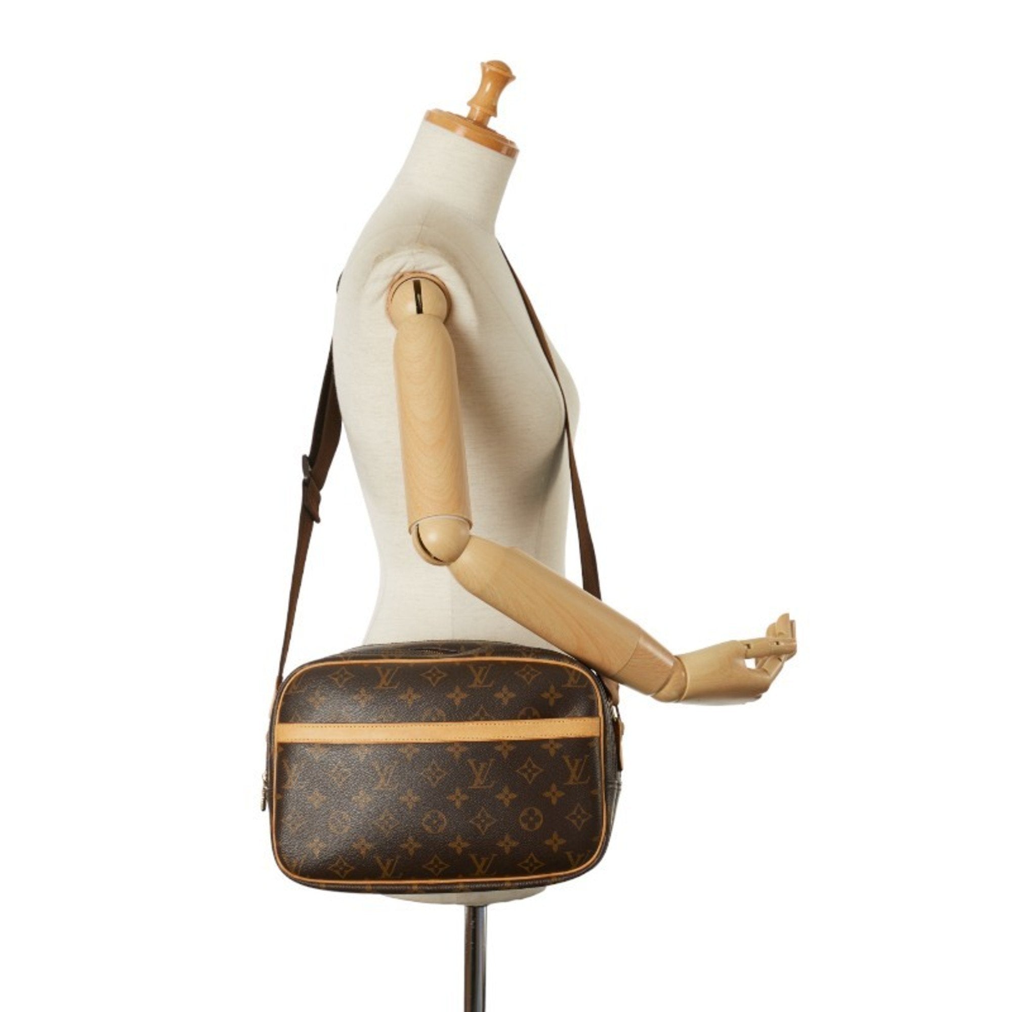 Louis Vuitton Reporter Canvas Shoulder Bag ()