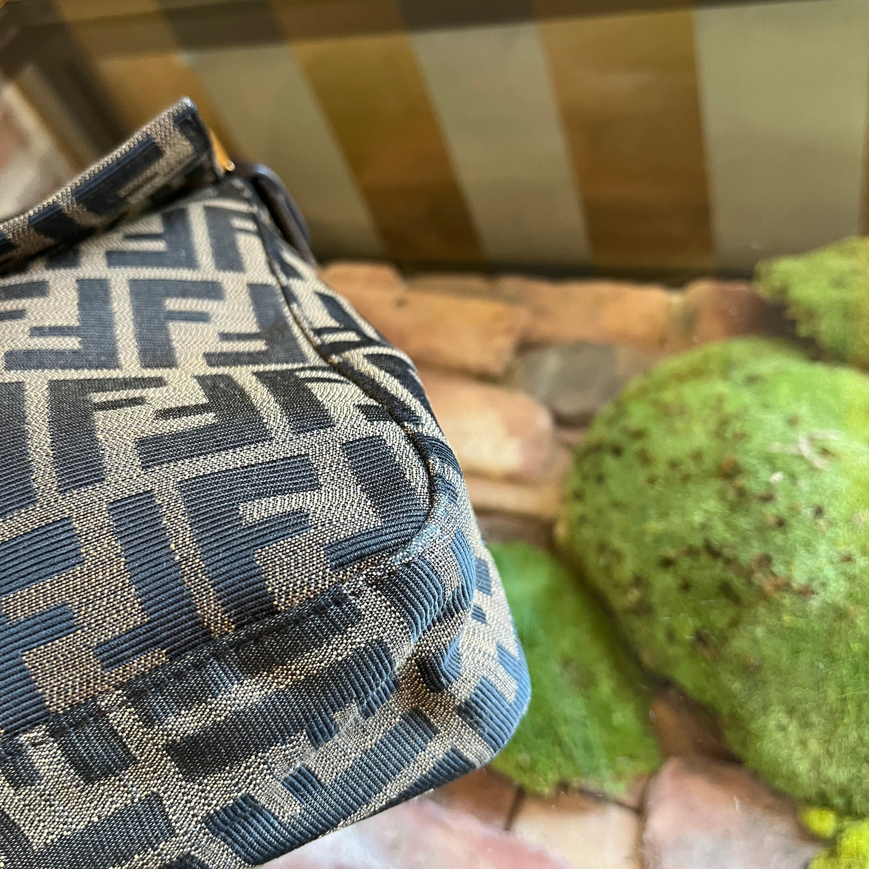 FENDI Baguette Zucca Maxi Brown Canvas Shoulder Bag