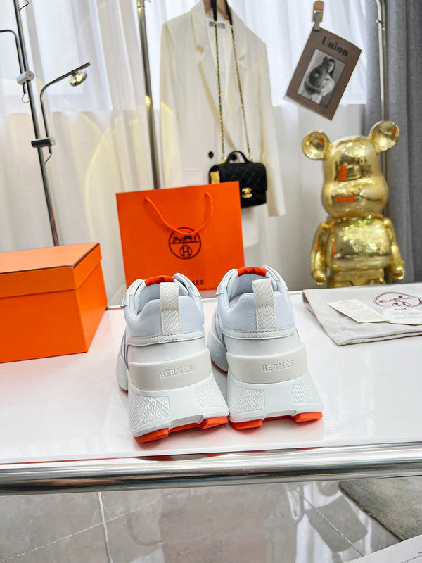 VV - HMS Shoes - 194