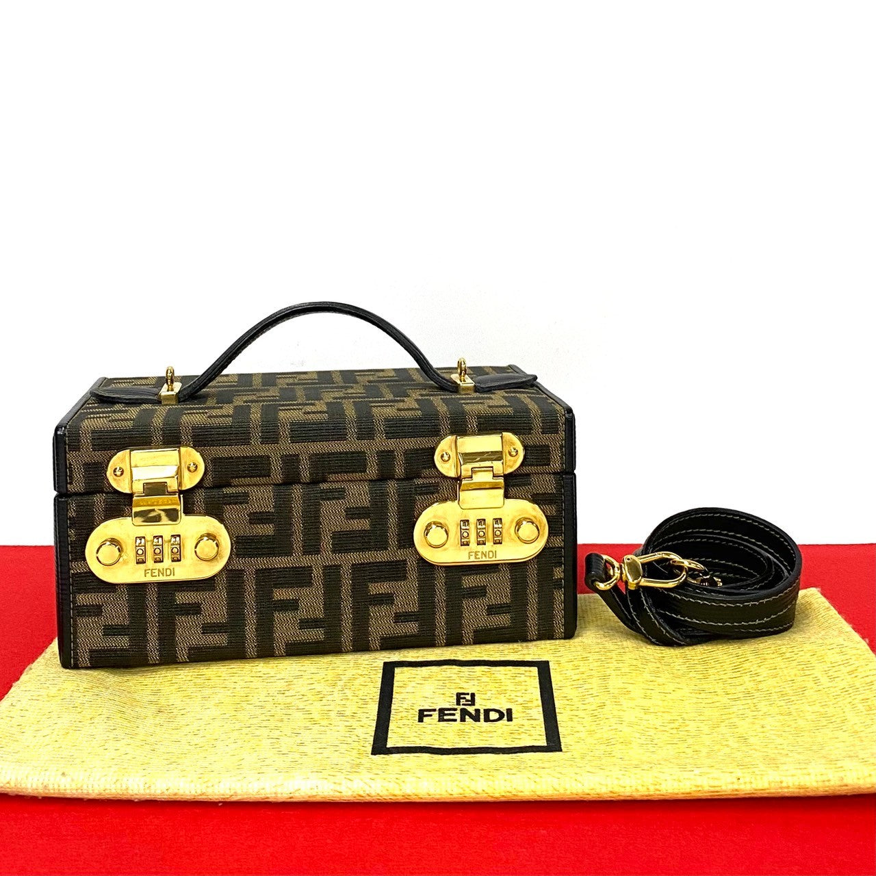 FENDI ??????? ????
