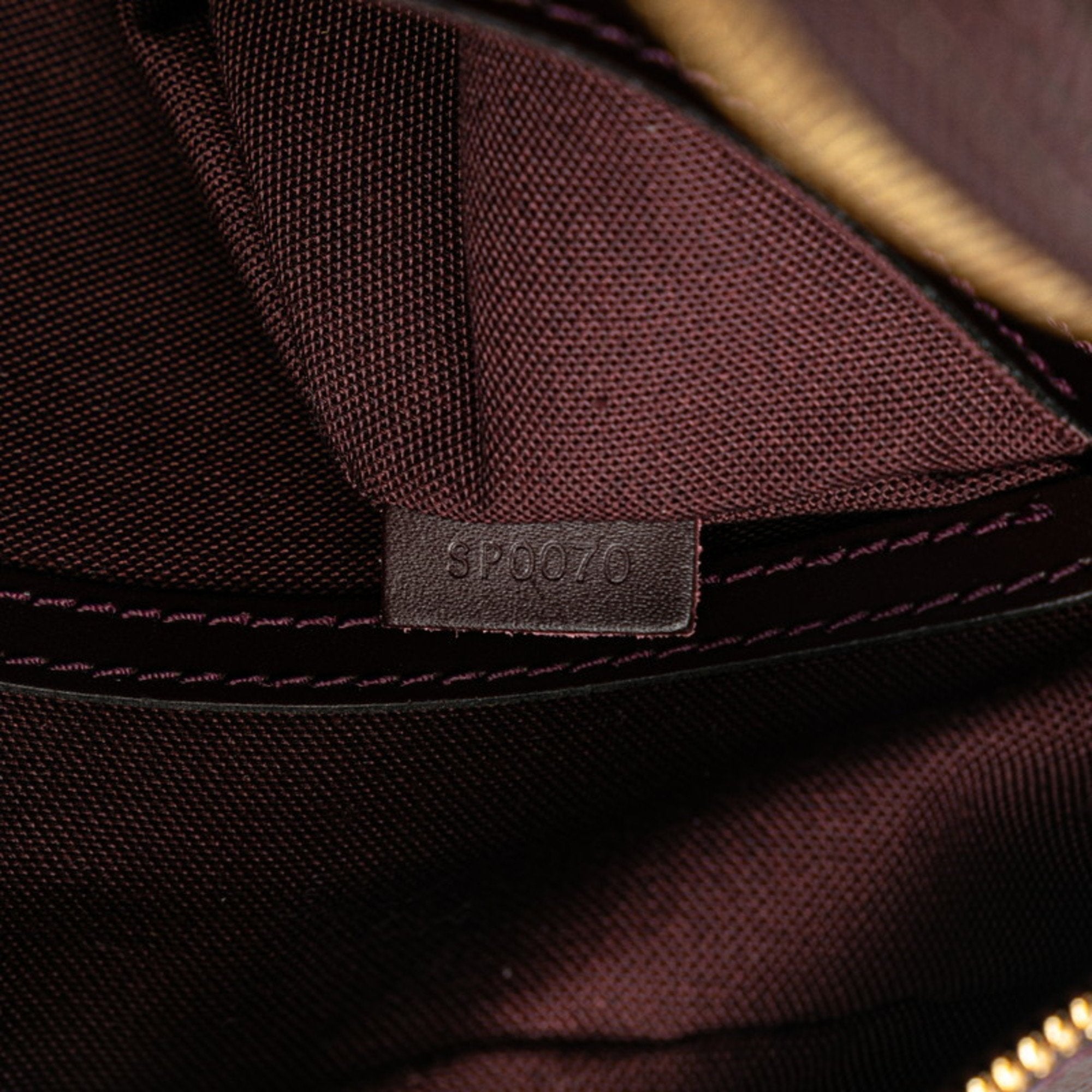 Louis Vuitton Reporter Pm Leather Shoulder Bag ()