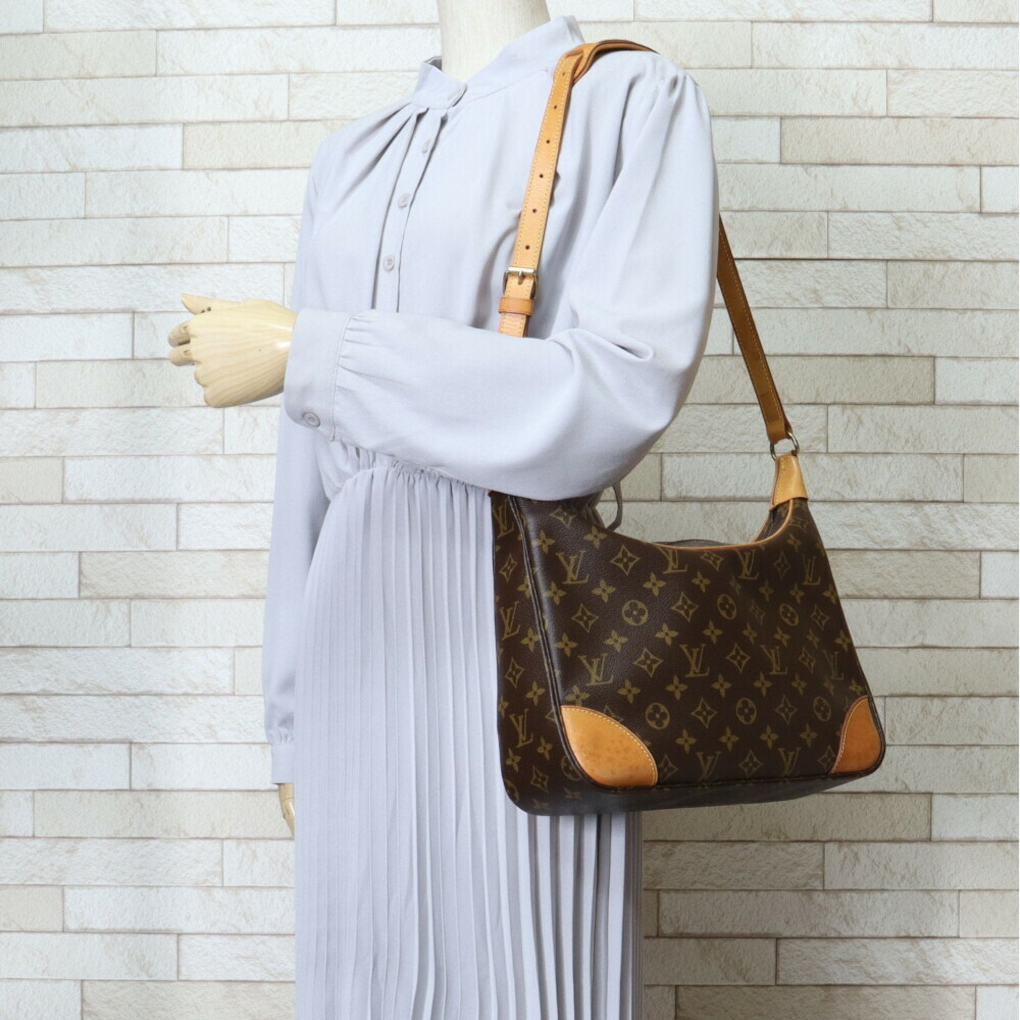 Louis Vuitton Boulogne Canvas Shoulder Bag ()