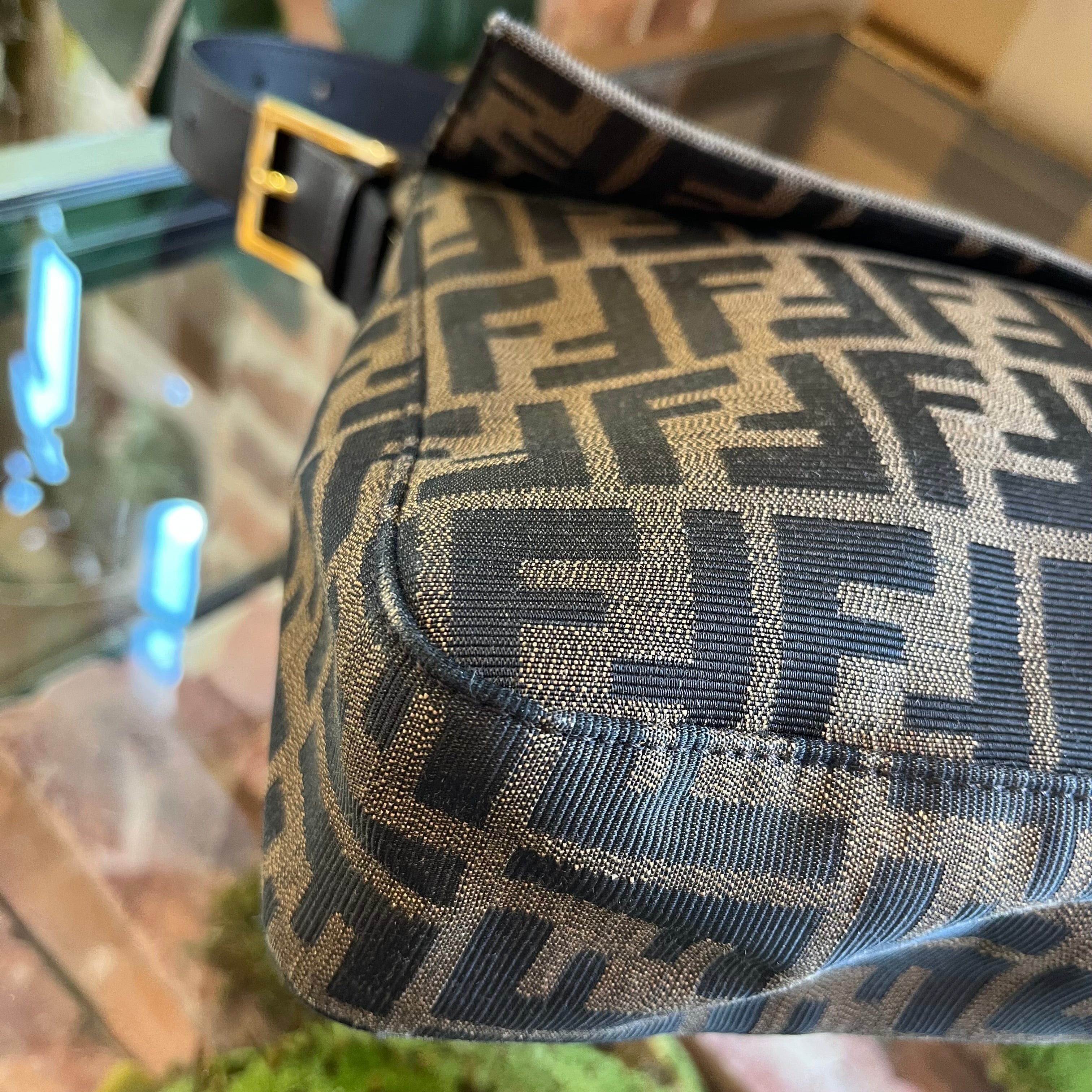 FENDI Baguette Zucca Maxi Brown Canvas Shoulder Bag