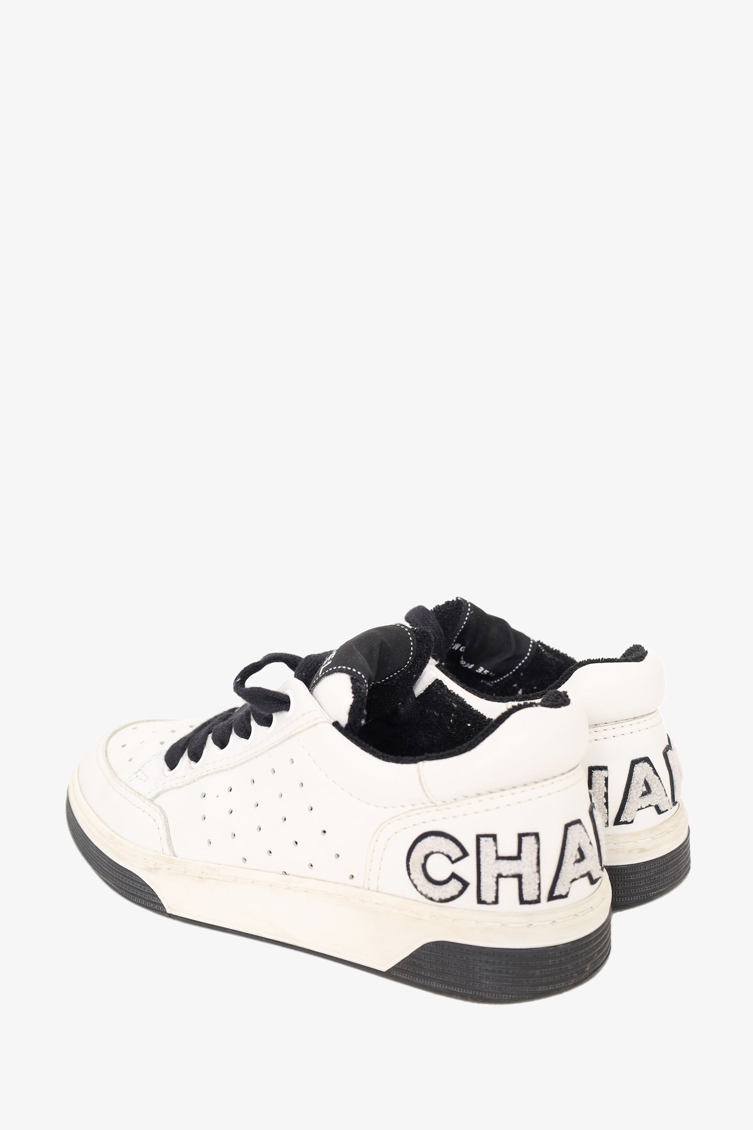Chanel™ 2021 Black/White CC Logo Low-top Sneakers Size 35.5