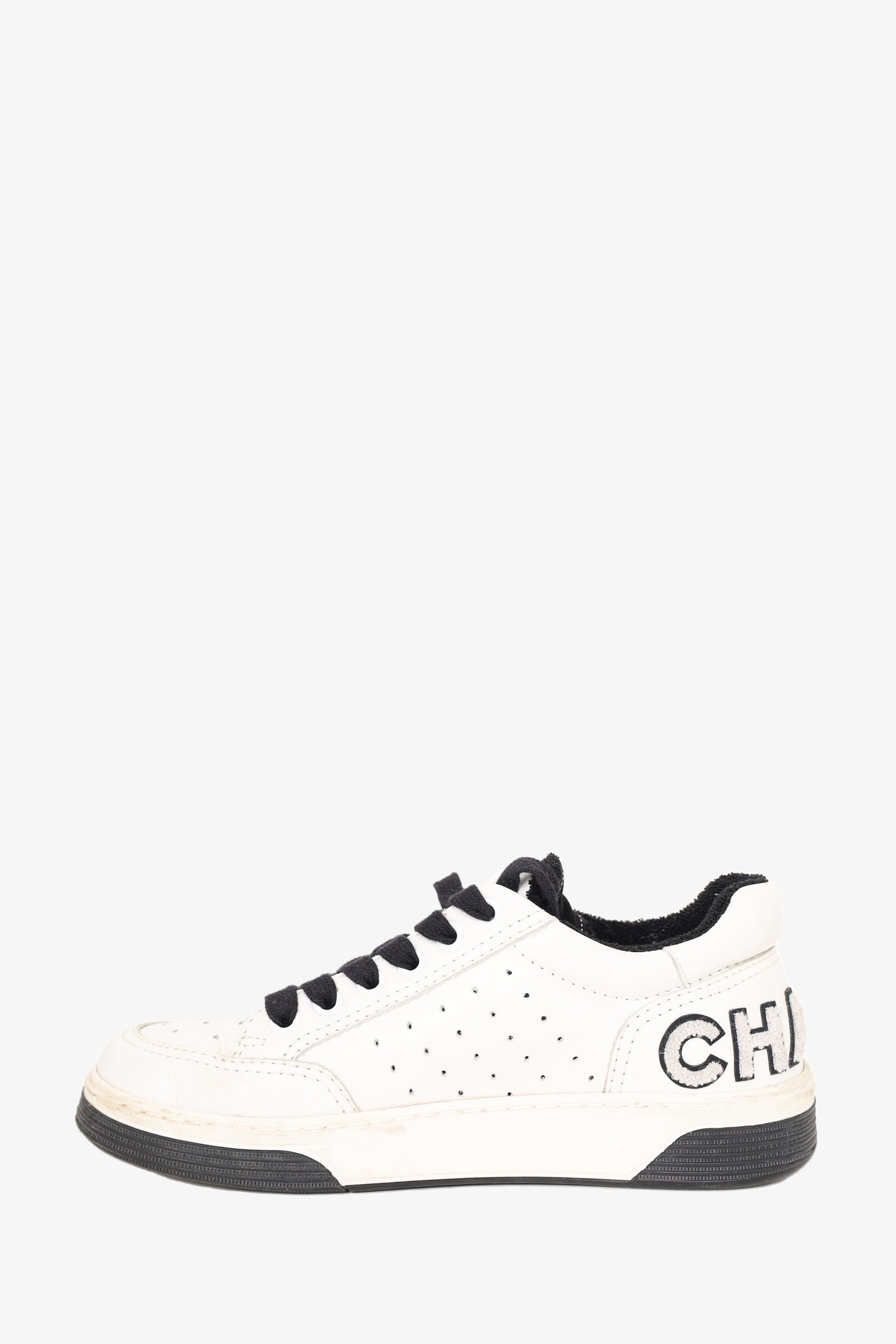 Chanel™ 2021 Black/White CC Logo Low-top Sneakers Size 35.5