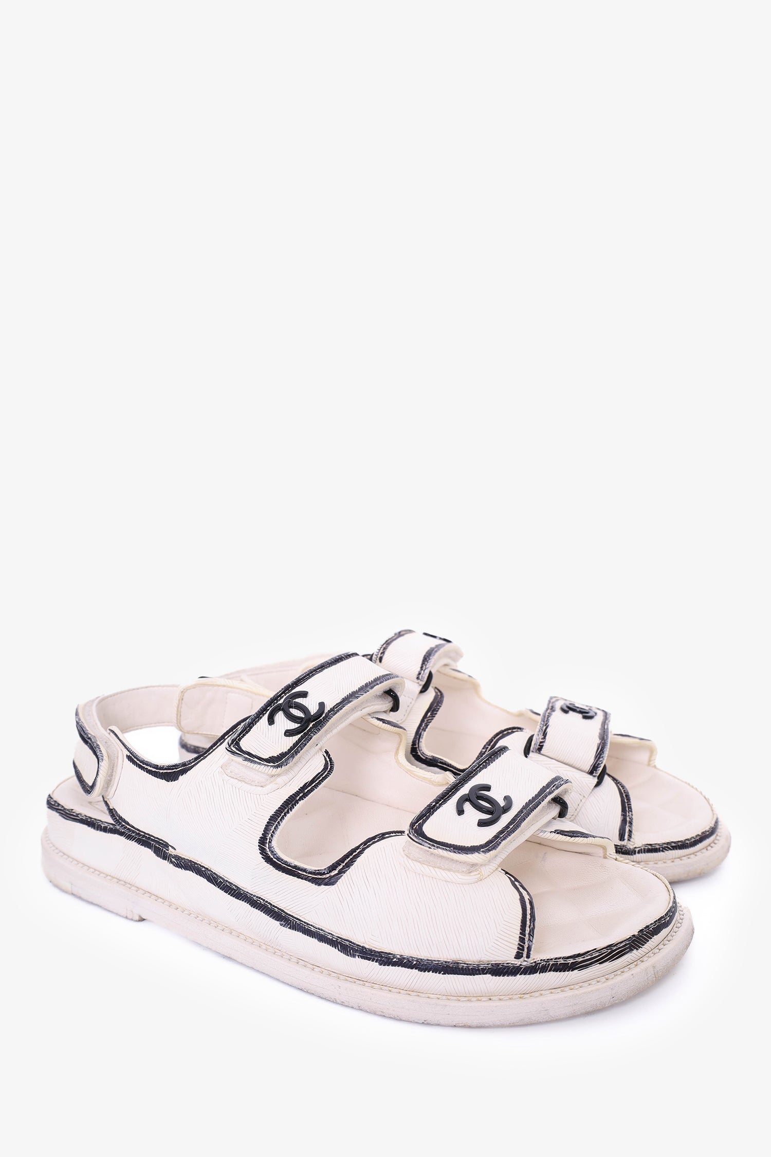 Chanel™ 22C Black/White Textured Calfskin Strapped Dad Sandals Size 40
