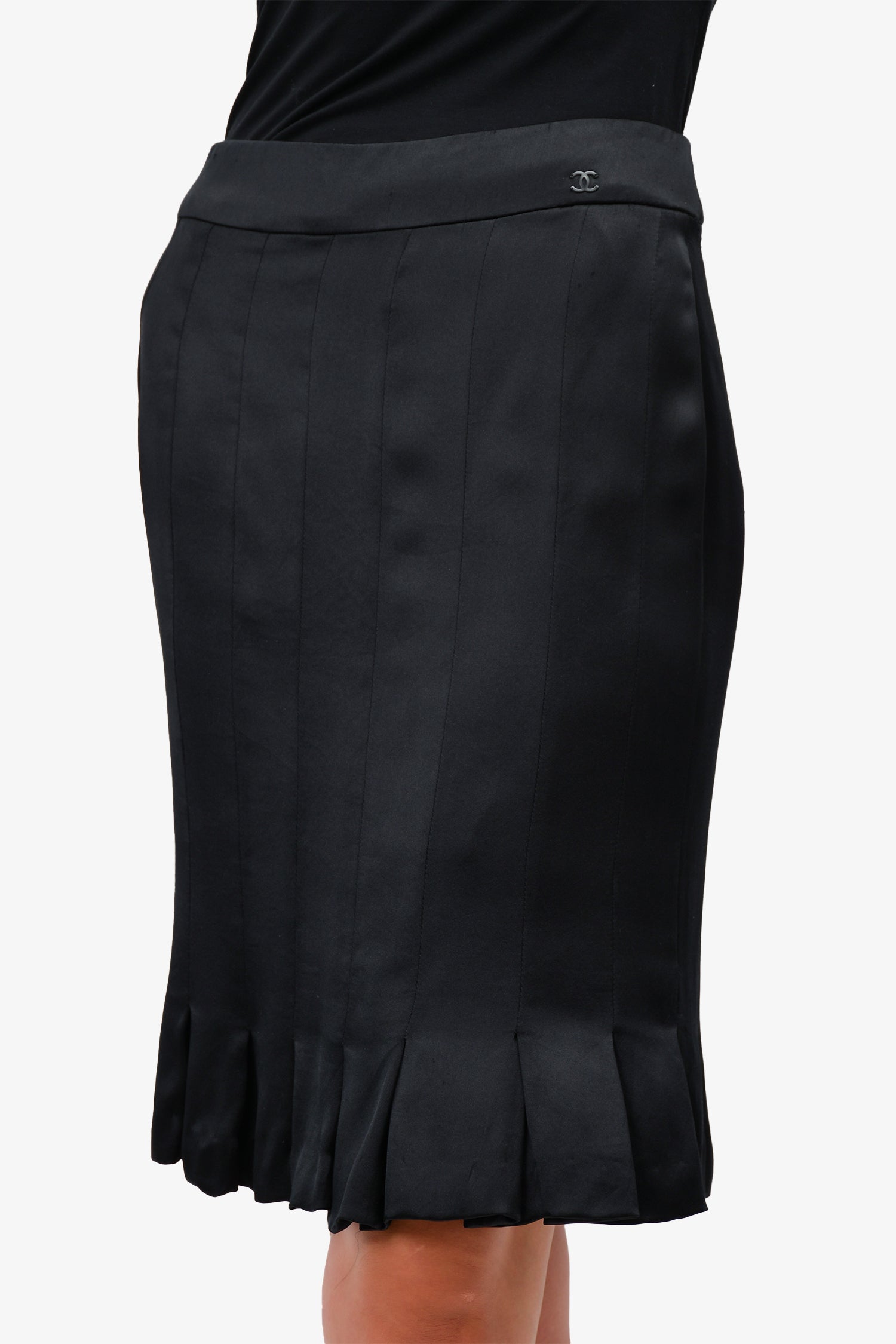 Chanel™ 2005 Black Wool/Silk Pleated Skirt Size 38