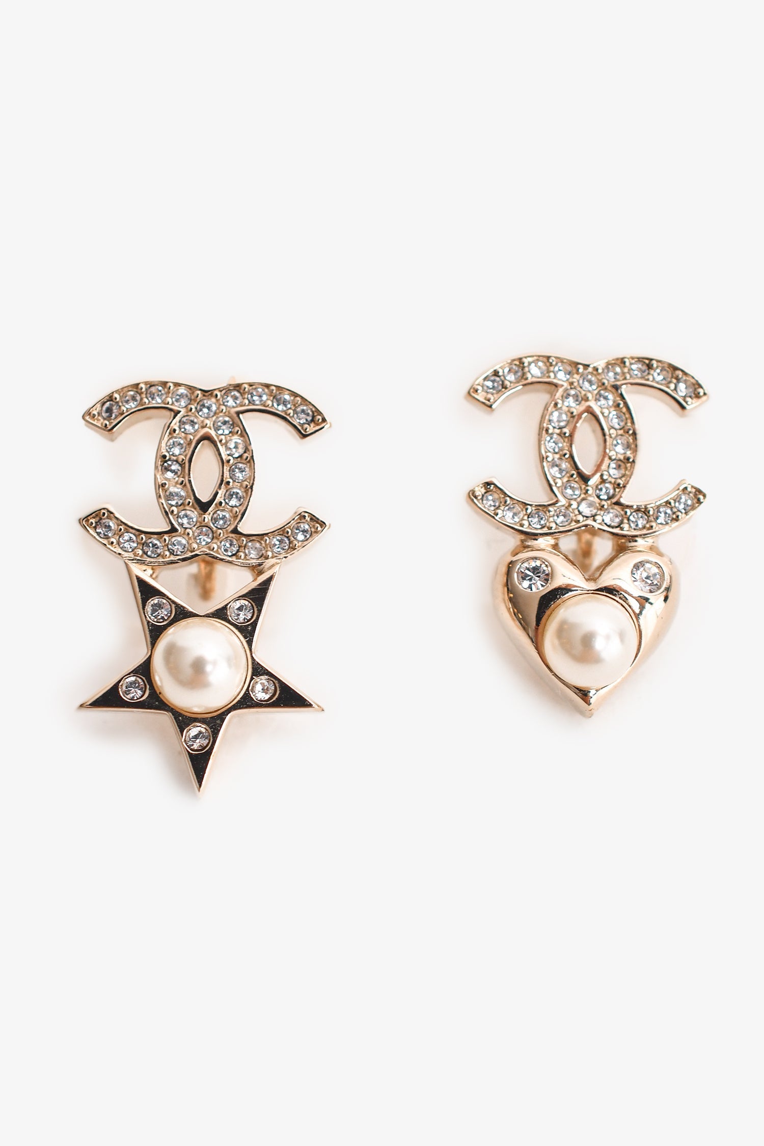 Chanel™ 2019 Gold Toned Pearl Star/Heart CC Drop Clip On Earrings