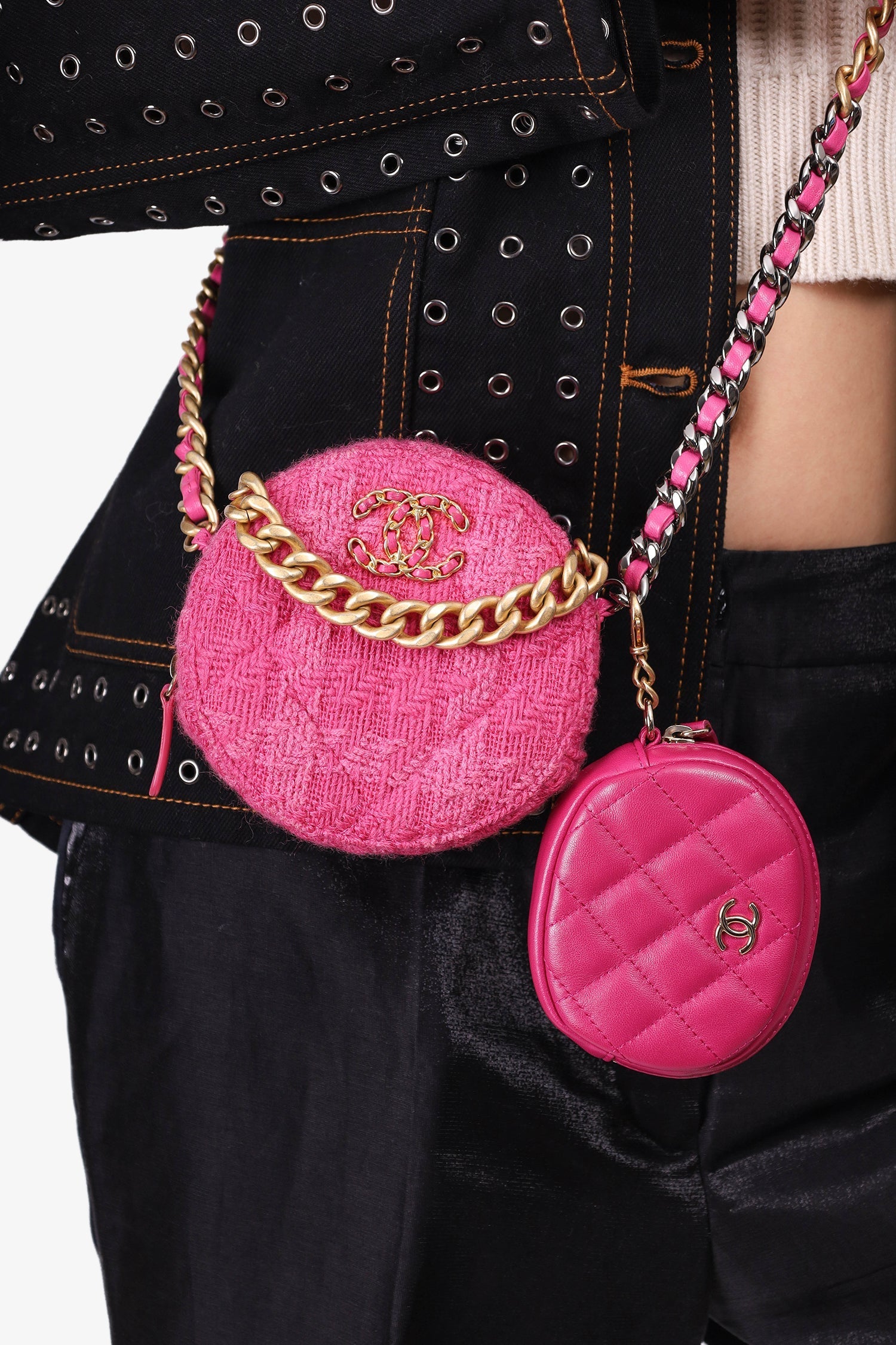 Chanel™ 2019-20 Fuchsia Tweed 19 Round Clutch with Coin Purse